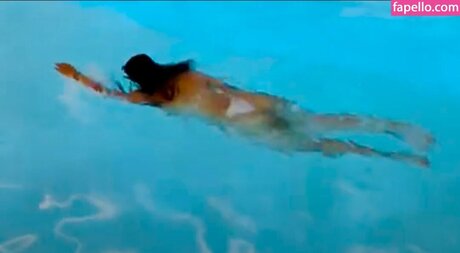 Avneet Kaur nudes actress gallery