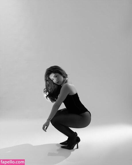 Avneet Kaur nice actress pic