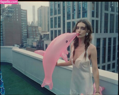 Talia Ryder model naked photo