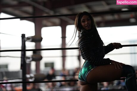 Kaci Lennox erotic actress galleries