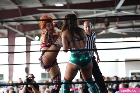 Kaci Lennox model free photos