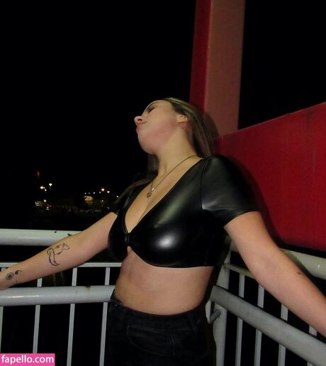 Sierra Elizabeth top model img