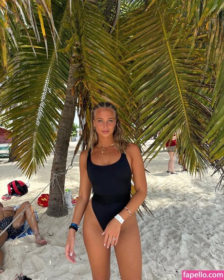 Arianna Tornari model erotic images