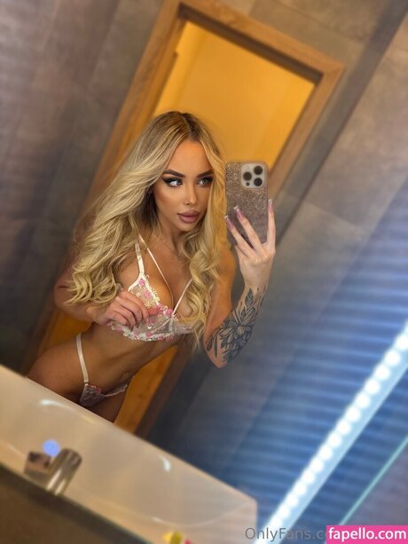 a nstsh hot actress photo