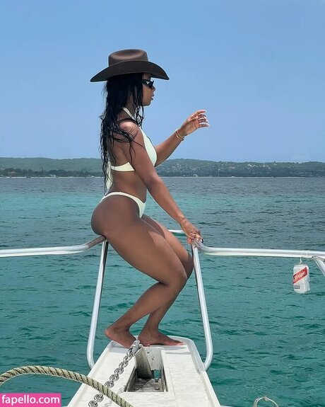 Ashley Cunningham model nice galleries