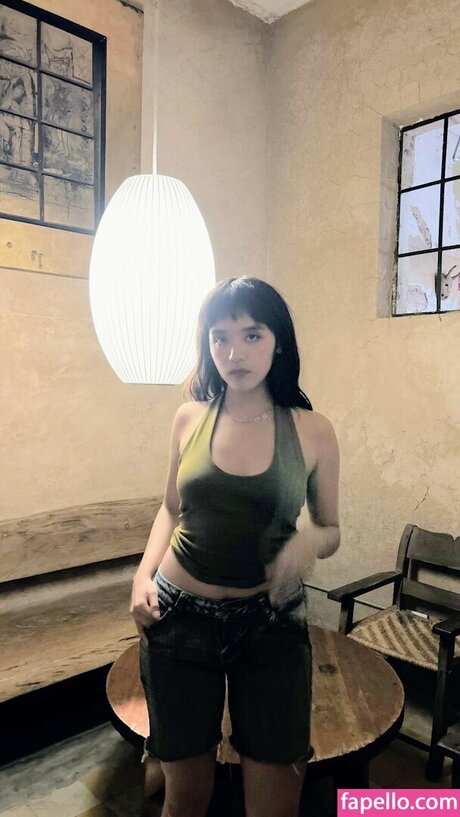 Om4ly top model pics