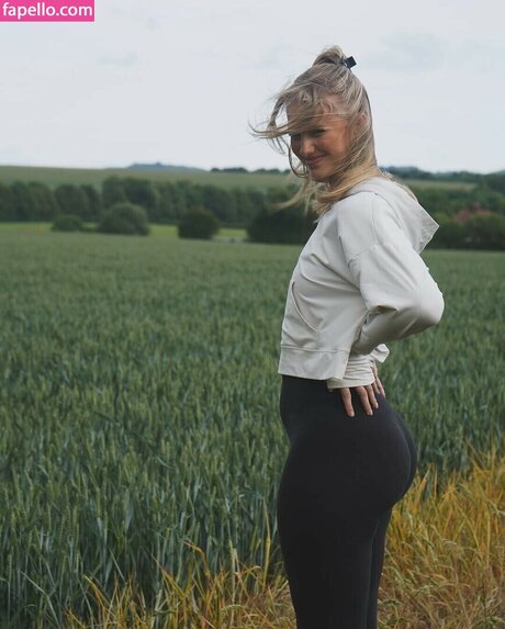 Issy Anderson model perfect pics