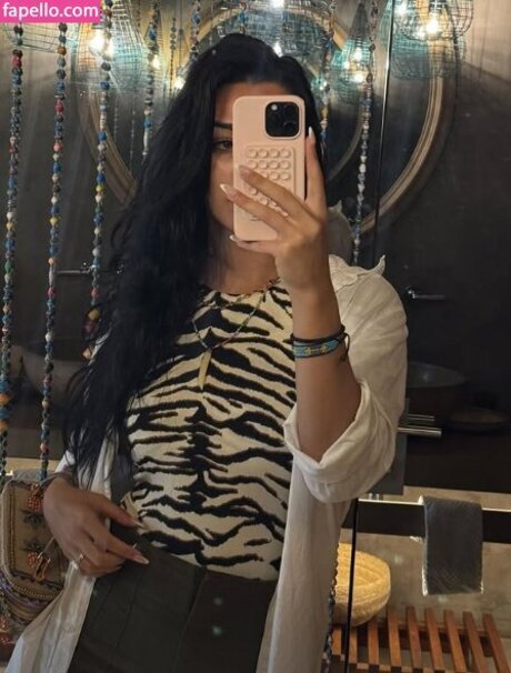 adolladola sexy model pic