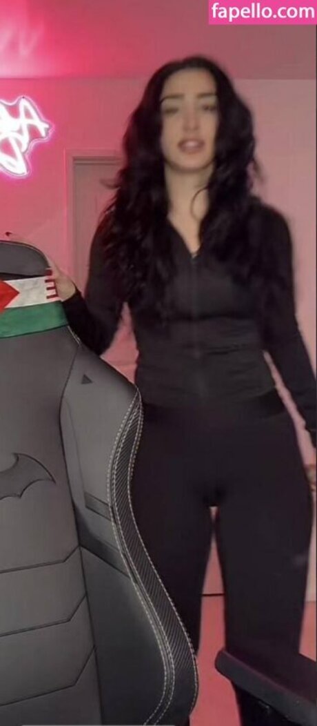 adolladola nude star archive