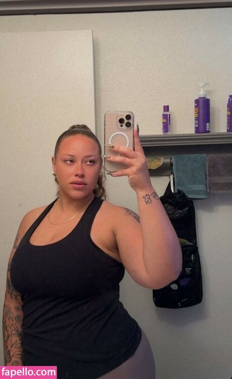 Mikayla Shea beautiful model picture