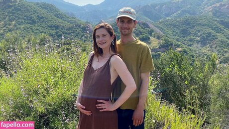 Bonnie Right sexy actress galleries