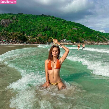 Ceren Y lmaz porn model pic