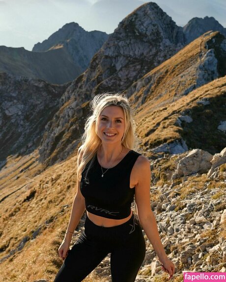 janina ejt sexy star pictures