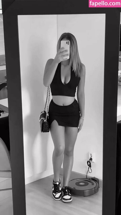 __lara sofia hot actress pics