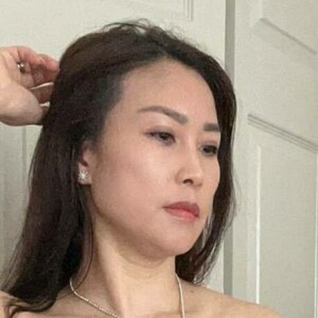 flag iris actress pics