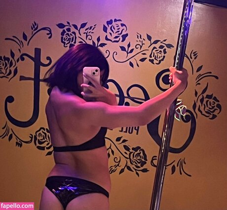 tarantunya naked model image