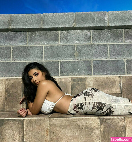 jolie23x adult actress pictures