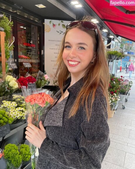 Serena Skybourne nude star gallery