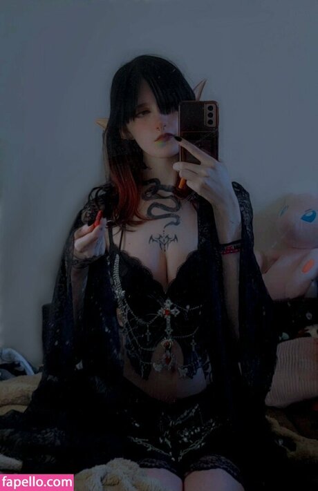 Sm0ltiddym0thgf star sexy photo