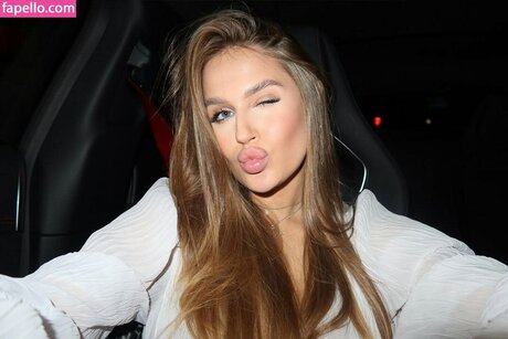 Ukraine Mega pretty model pic