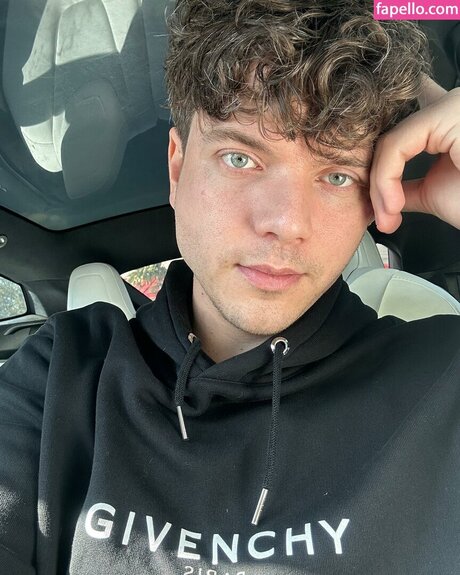 Luke Cooper model pretty photos