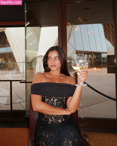 Meghna Kaur model nice images