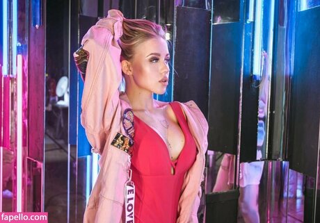 Dasha Grivina model pictures