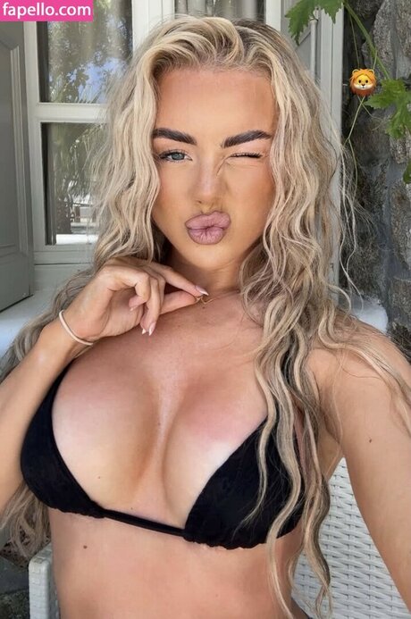 Holl Elizabeth model pornographic image