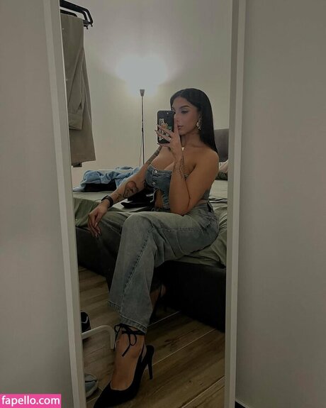 Debora Bloise naked star picture