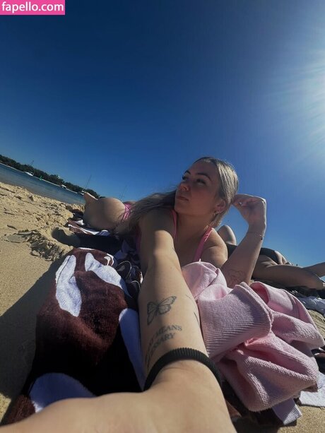 maddiewort_ hot actress pics