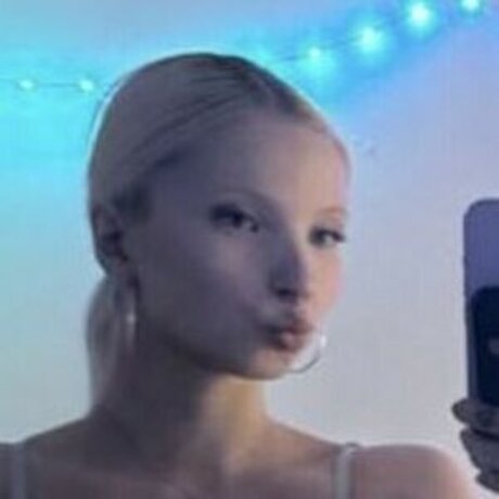 pikkukiiaaa naked pornstar images