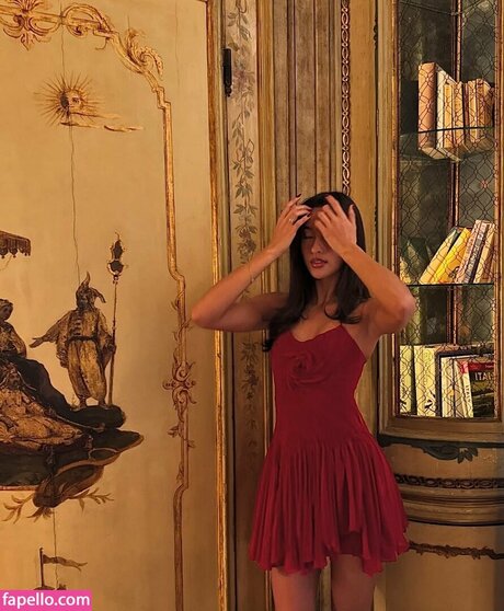 Alexandra Saint Mleux nudes model img