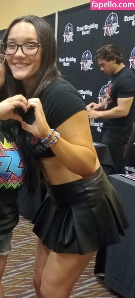 Izzy Moreno free actress images