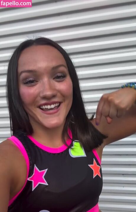 Izzy Moreno star sexy image