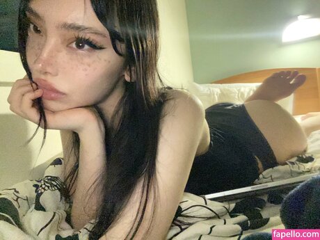 Eieniffy exclusive model picture