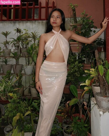 ThaiAndFrench erotic actress pics