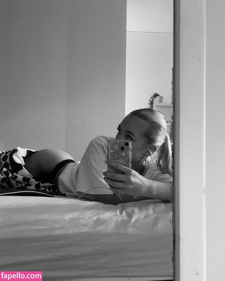 Neea Kuosmanen model nude pictures