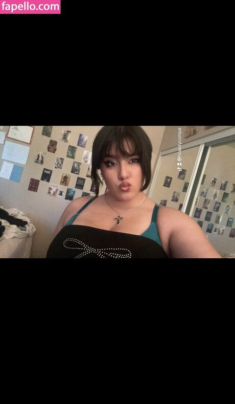 Howdycompa adult model gallery