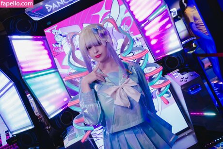 Saltedfishcakes model porn photo