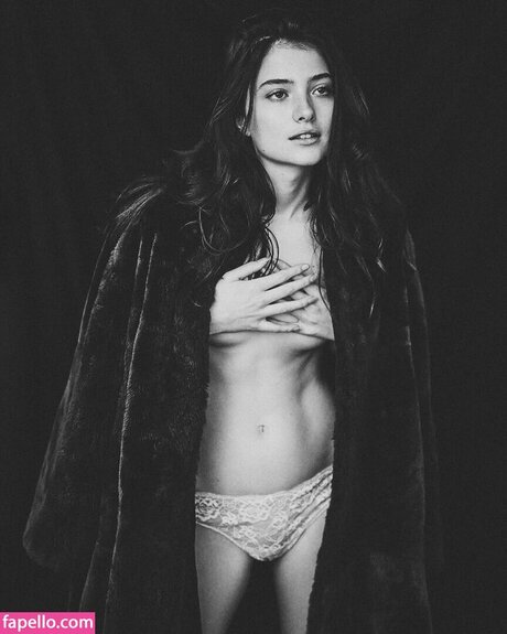 Blanca Soler star exclusive photo