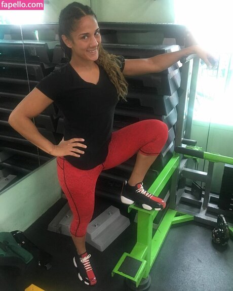 Amanda Serrano model image