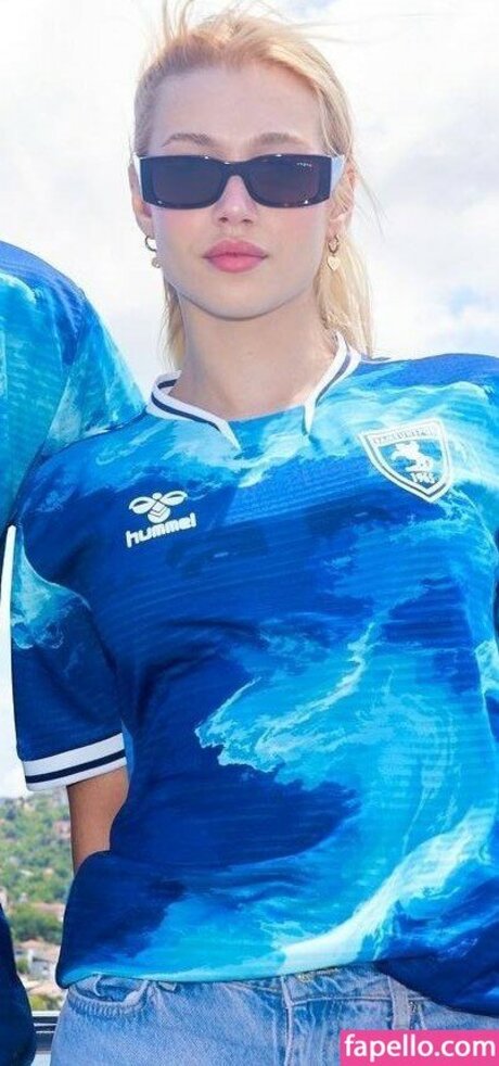 Duygu German perfect actress image