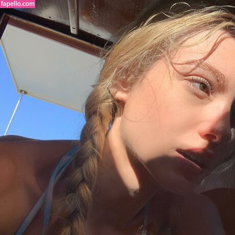 Duygu German perfect star pics