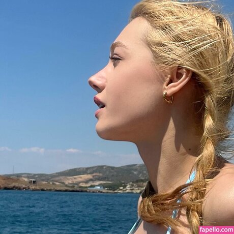 Duygu German pornstar sexy photos