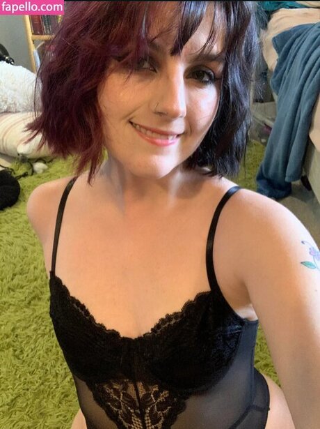 Msvioletvixxen sex model picture