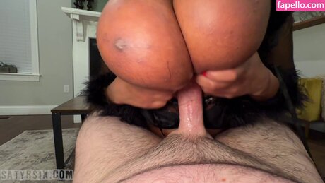 Oduola Tolashe model free pictures