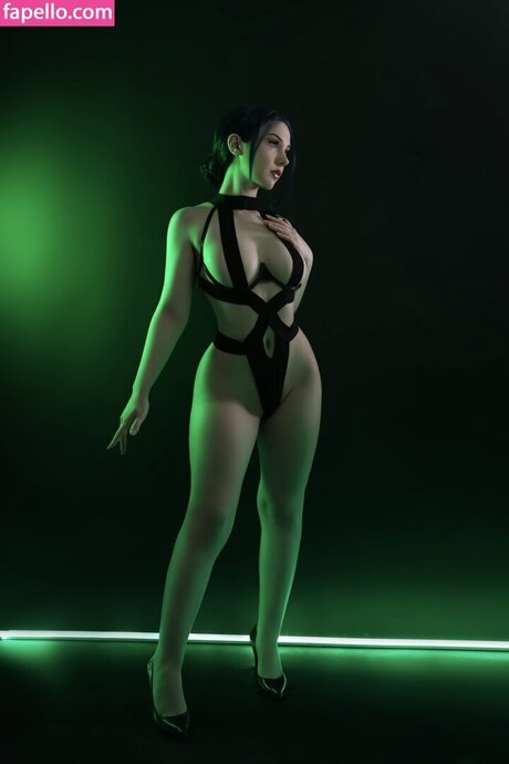 Nyeupe model xxx photos