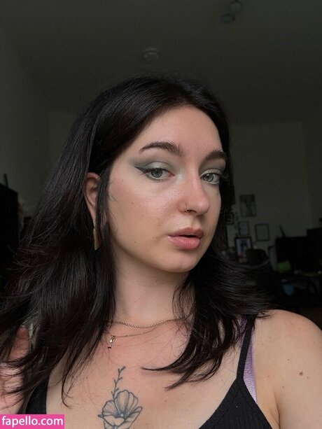 Kiras note erotic actress gallery