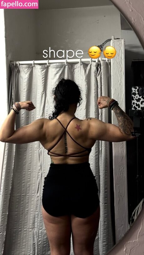 Kingandrea model nudes photos