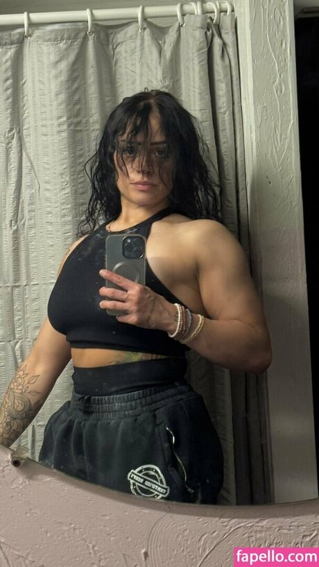 Kingandrea model pretty pictures